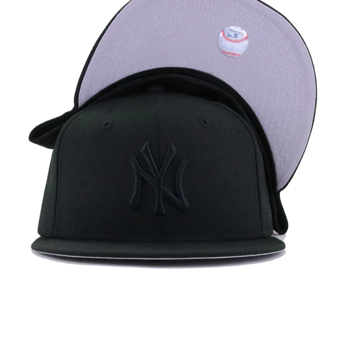 New York Yankees Black on Black New Era 59Fifty Fitted - Image 5